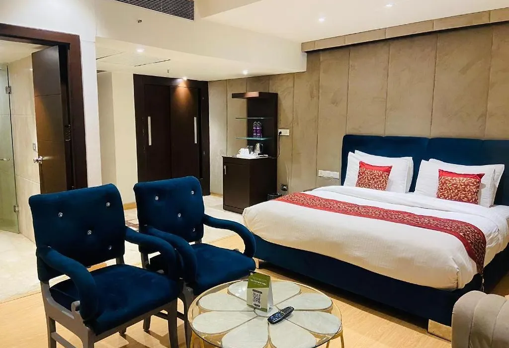 Hotel Signature Grand-1