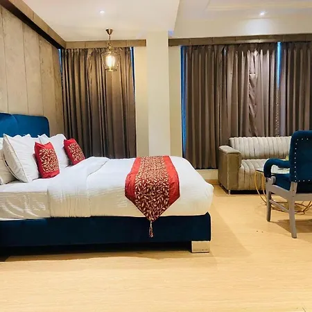 Hotel Signature Grand-3